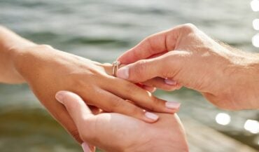 difference between engagement ring and wedding ring